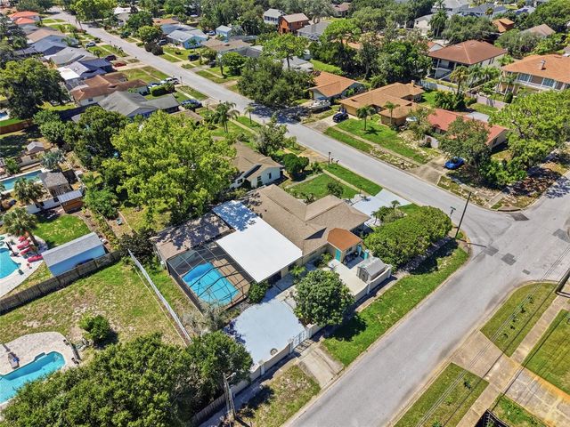 1403 GARDEN AVENUE, Tarpon Springs, FL 34689