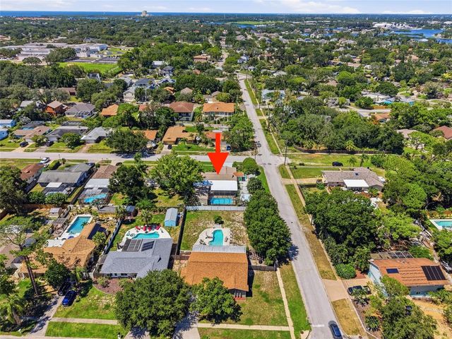 1403 GARDEN AVENUE, Tarpon Springs, FL 34689