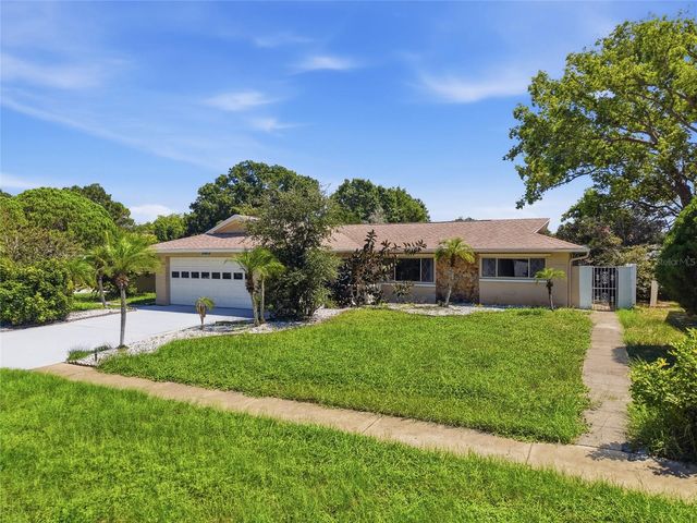 1403 GARDEN AVENUE, Tarpon Springs, FL 34689