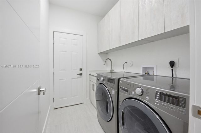 2048 Quail Roost Drive, Weston, FL 33327