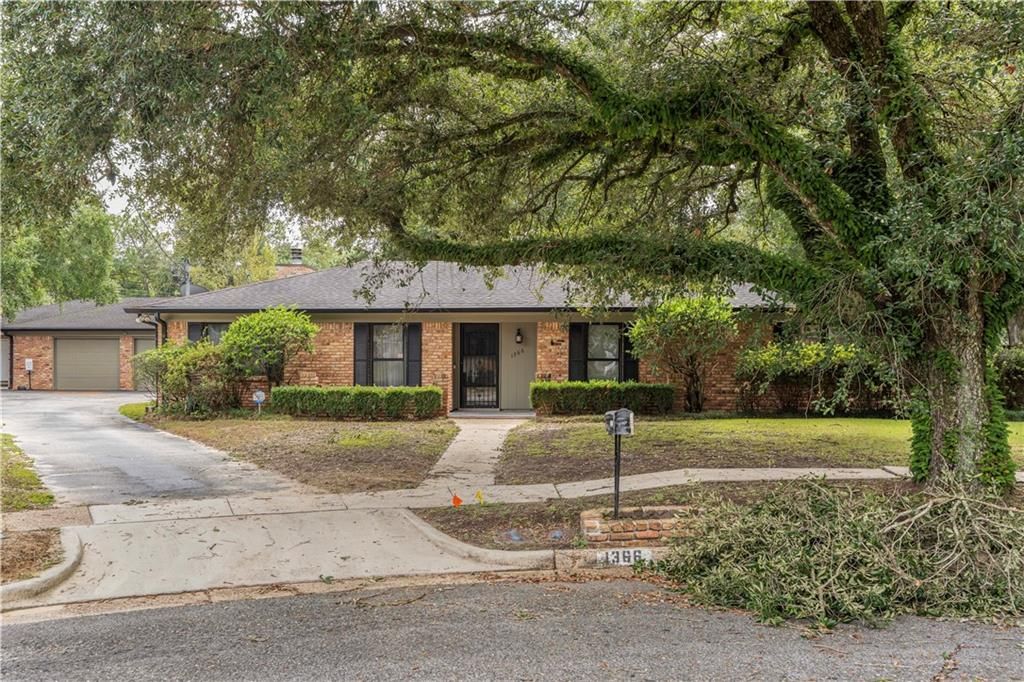 1366 Spring Valley Court, Mobile, AL 36693 — exterior