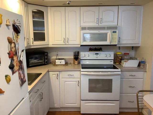 1300 St Charles Place, Pembroke Pines, FL 33026