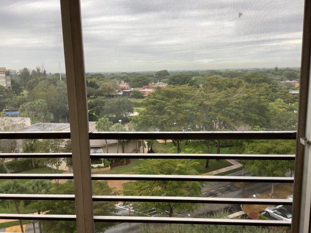 1300 St Charles Place, Pembroke Pines, FL 33026