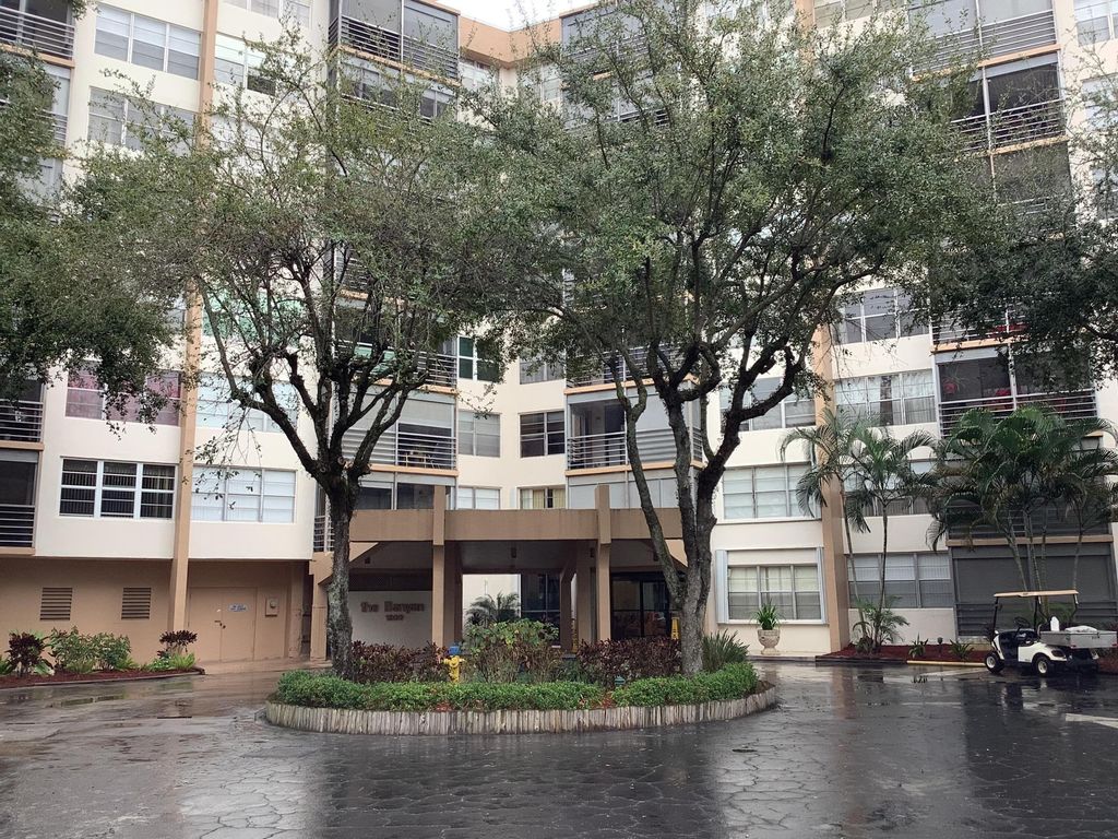 1300 St Charles Place, Pembroke Pines, FL 33026