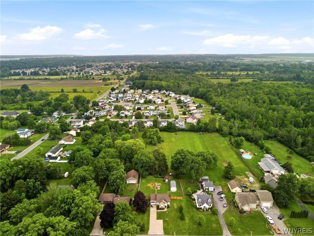 6888 Sy Road, Wheatfield, NY 14304