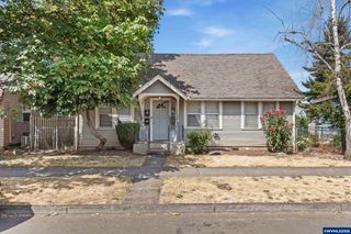 771 21st St SE, Salem, OR 97301