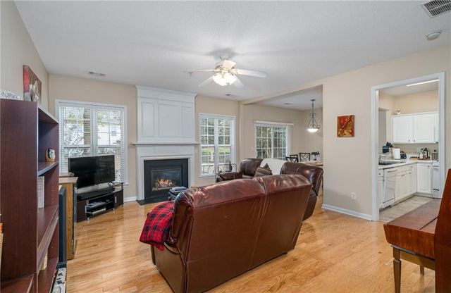 129 Regent Place, Woodstock, GA 30188