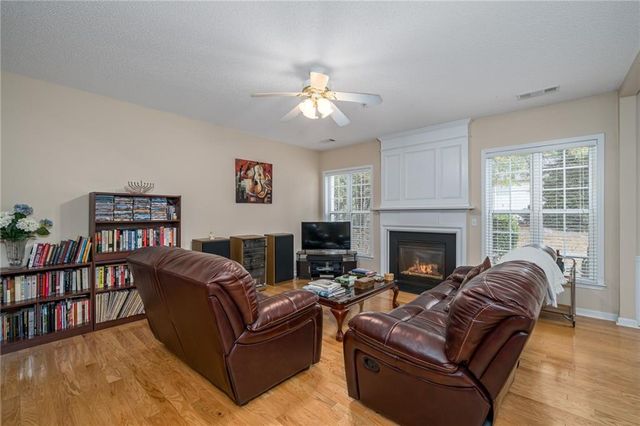 129 Regent Place, Woodstock, GA 30188