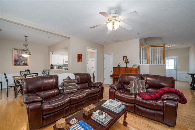 129 Regent Place, Woodstock, GA 30188