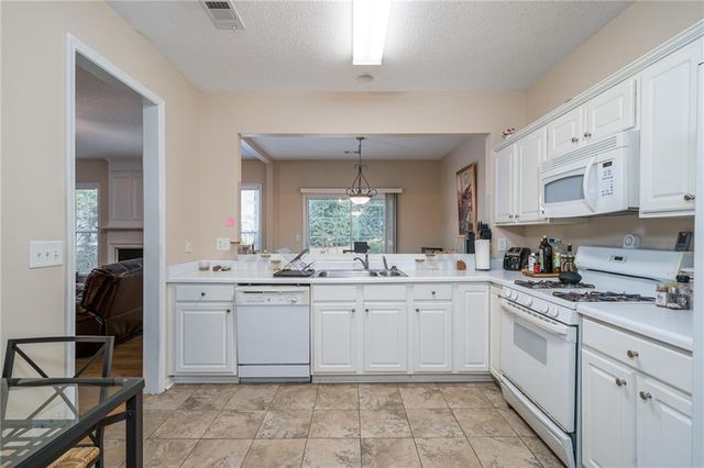 129 Regent Place, Woodstock, GA 30188