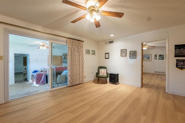 3263 E Rialto Avenue, Fresno, CA 93726