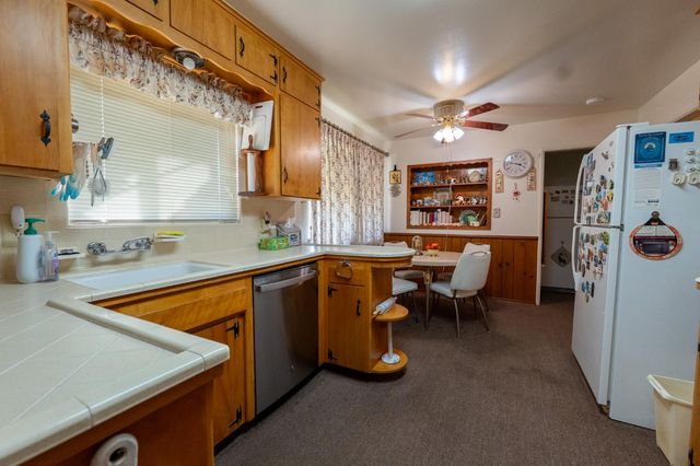 3263 E Rialto Avenue, Fresno, CA 93726