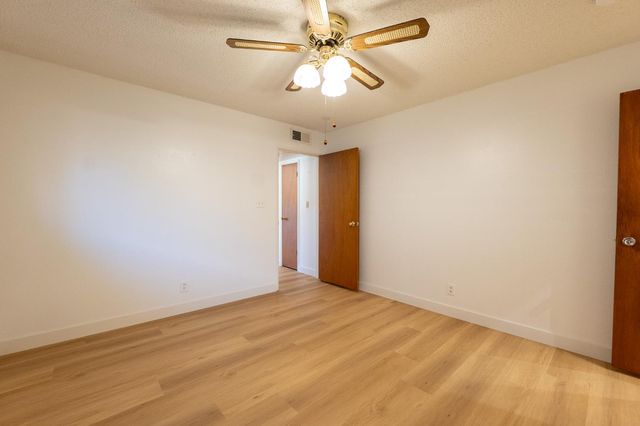 3263 E Rialto Avenue, Fresno, CA 93726