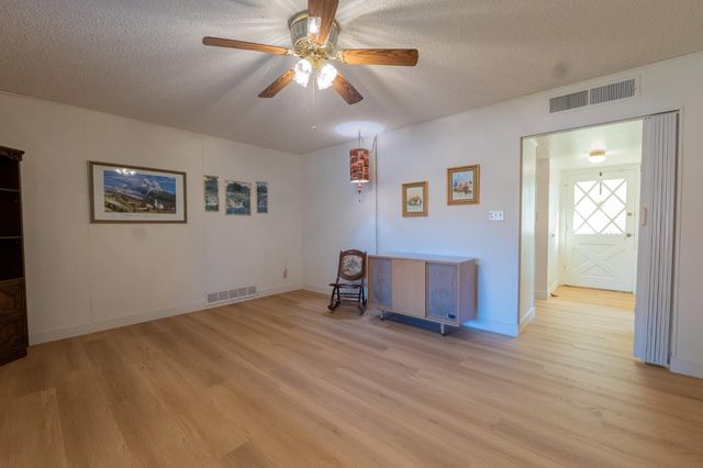 3263 E Rialto Avenue, Fresno, CA 93726