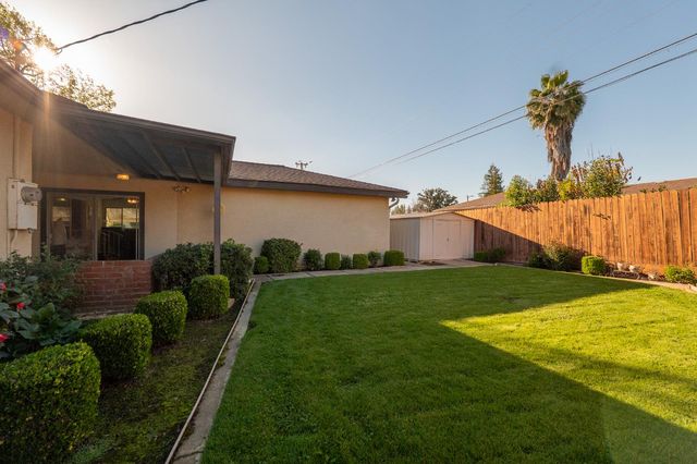 3263 E Rialto Avenue, Fresno, CA 93726