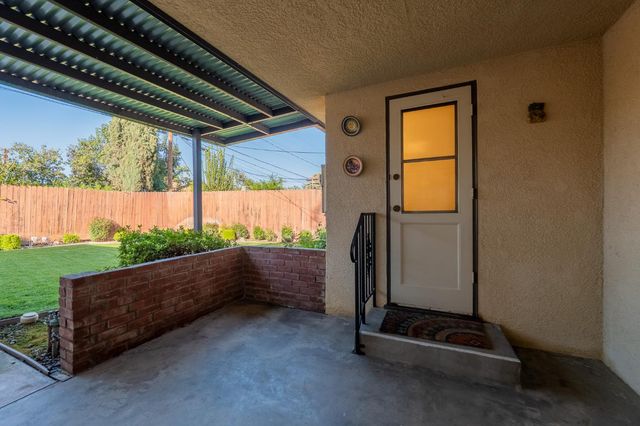 3263 E Rialto Avenue, Fresno, CA 93726