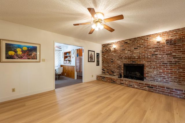 3263 E Rialto Avenue, Fresno, CA 93726