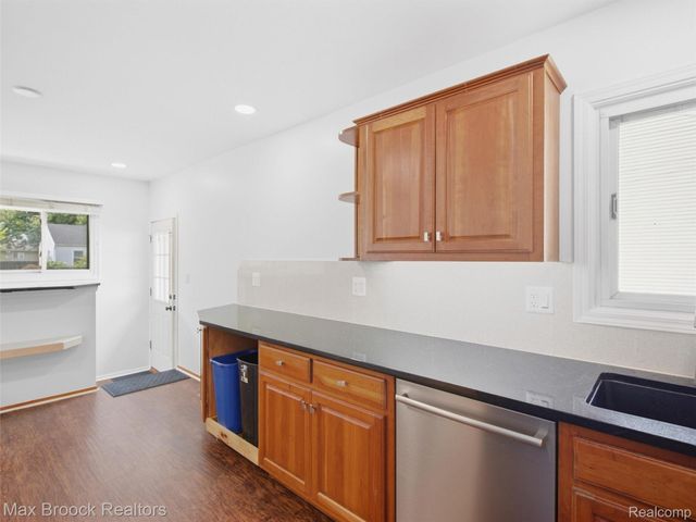 419 Lincoln Avenue, Clawson, MI 48017