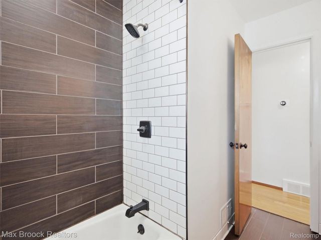 419 Lincoln Avenue, Clawson, MI 48017