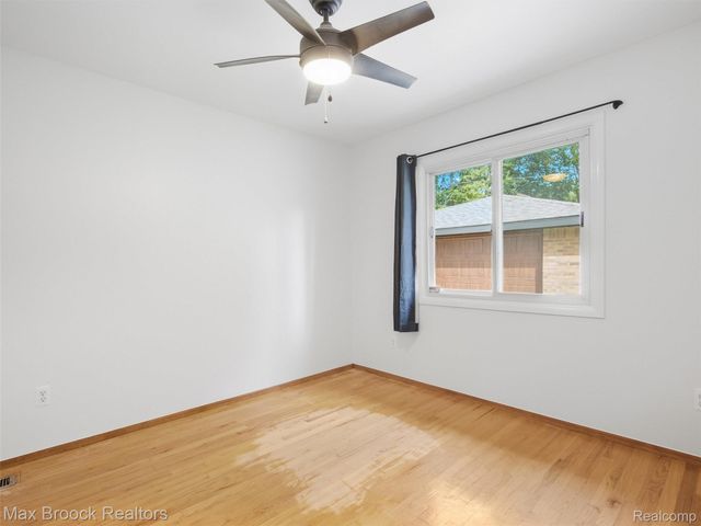 419 Lincoln Avenue, Clawson, MI 48017