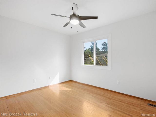 419 Lincoln Avenue, Clawson, MI 48017