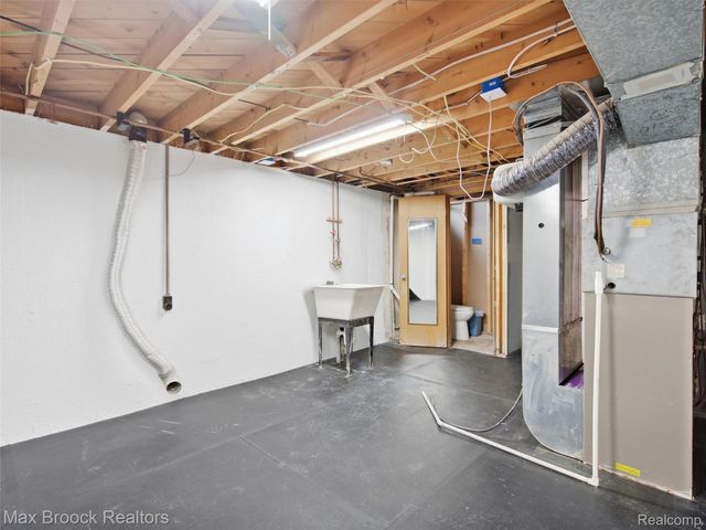 419 Lincoln Avenue, Clawson, MI 48017