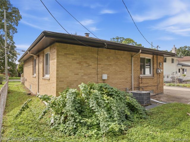 419 Lincoln Avenue, Clawson, MI 48017