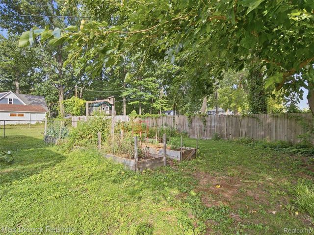 419 Lincoln Avenue, Clawson, MI 48017