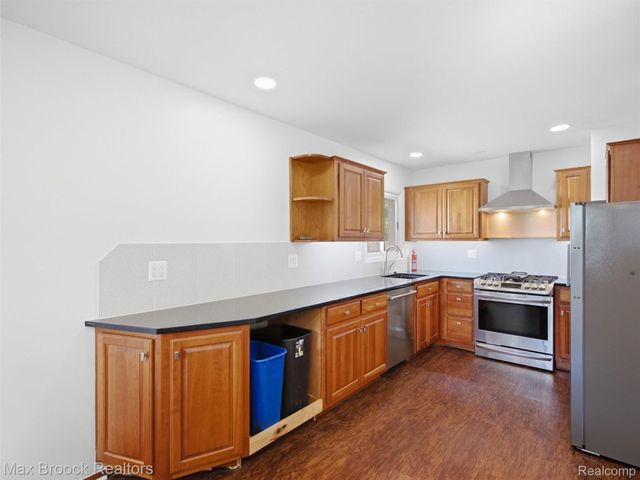 419 Lincoln Avenue, Clawson, MI 48017