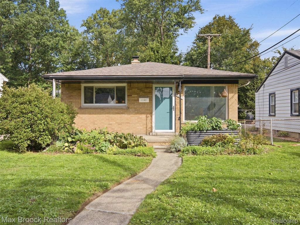 419 Lincoln Avenue, Clawson, MI 48017