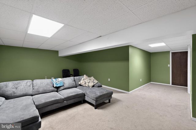 222 ORCHARD DR, North Wales, PA 19454