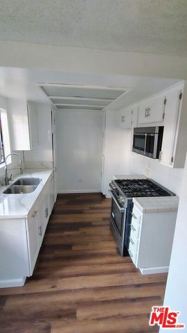 9834 Sepulveda Boulevard 102, North Hills (los Angeles), CA 91343