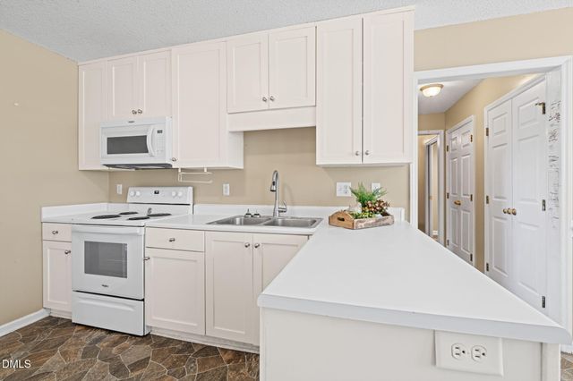 307 Laurel Ridge Drive, Clayton, NC 27520