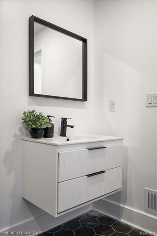 3508 Parker Street, Detroit, MI 48214