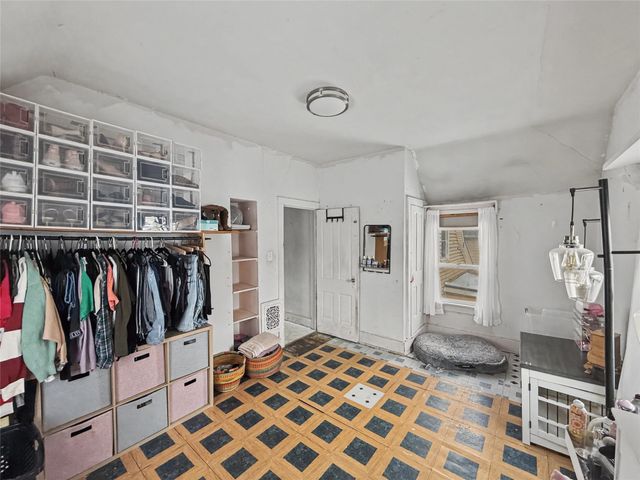 1019 E 8th Street, Des Moines, IA 50316