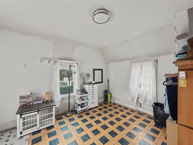 1019 E 8th Street, Des Moines, IA 50316