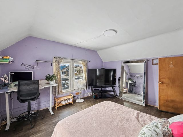 1019 E 8th Street, Des Moines, IA 50316