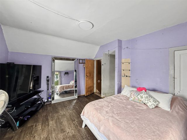 1019 E 8th Street, Des Moines, IA 50316