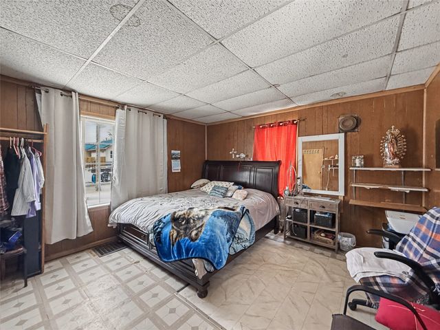 1019 E 8th Street, Des Moines, IA 50316