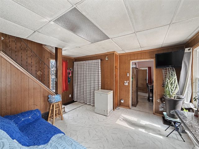 1019 E 8th Street, Des Moines, IA 50316