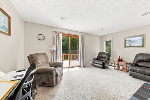 6 Snow Fields Rd, Mattapoisett, MA 02739