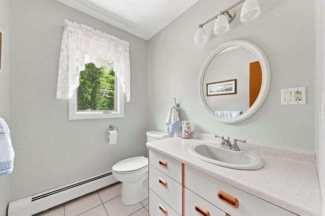 6 Snow Fields Rd, Mattapoisett, MA 02739