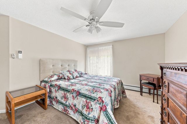 6 Snow Fields Rd, Mattapoisett, MA 02739