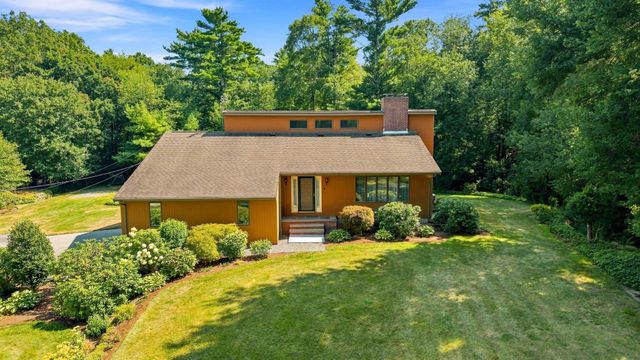 6 Snow Fields Rd, Mattapoisett, MA 02739