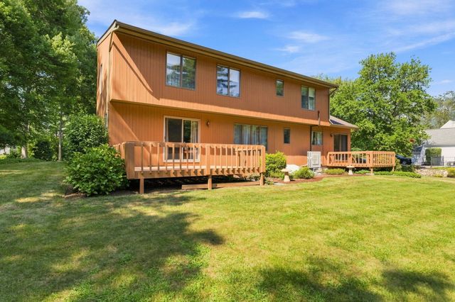 6 Snow Fields Rd, Mattapoisett, MA 02739