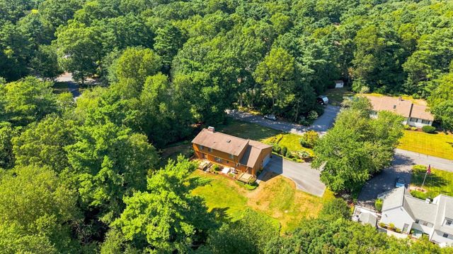 6 Snow Fields Rd, Mattapoisett, MA 02739