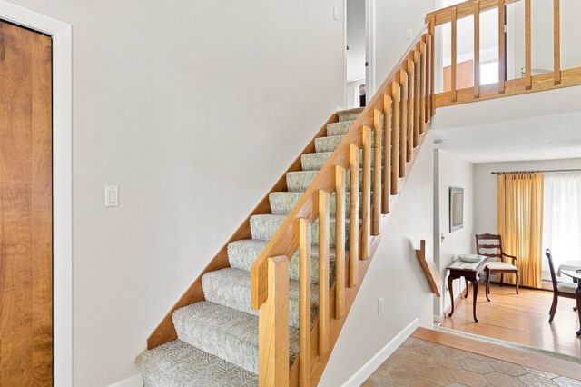 6 Snow Fields Rd, Mattapoisett, MA 02739