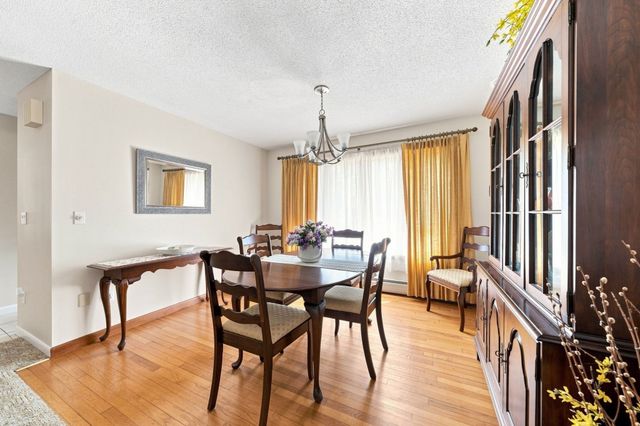 6 Snow Fields Rd, Mattapoisett, MA 02739