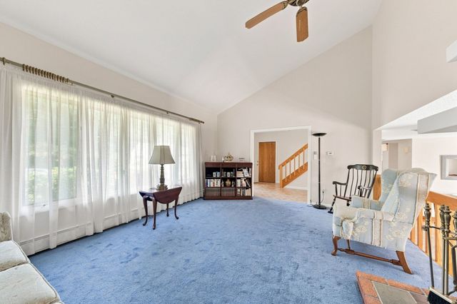 6 Snow Fields Rd, Mattapoisett, MA 02739