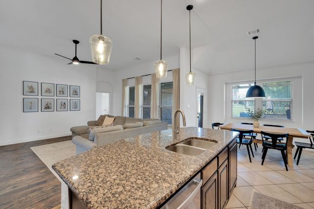 3205 Meadow Ridge Drive, Midlothian, TX 76065